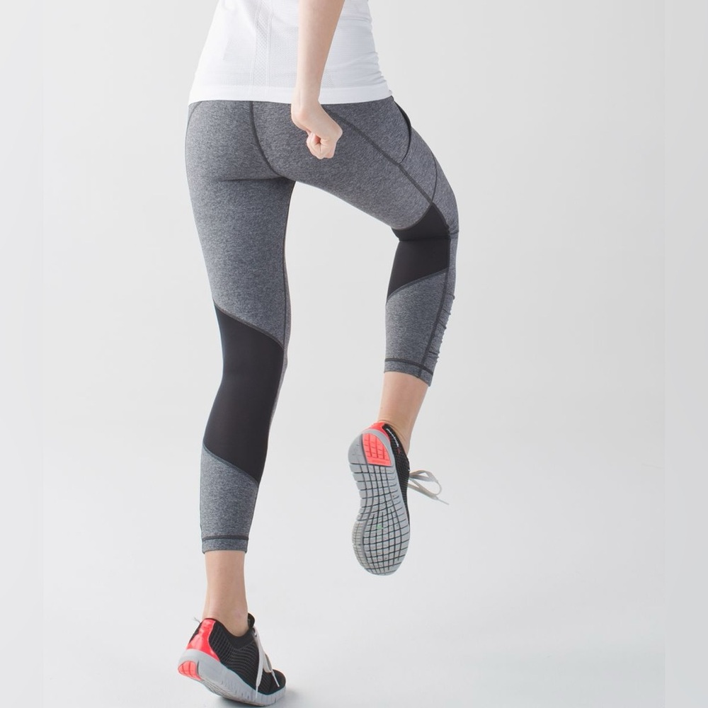Lululemon Speed Crop legging Size 4